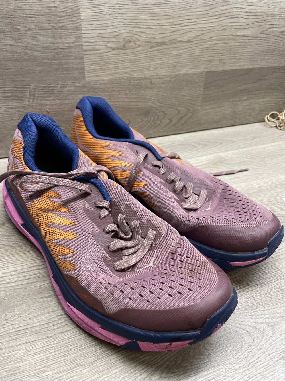 Hoka Women's Athletic Shoes in Mauve, Navy & Gold Accent Sz 9.5